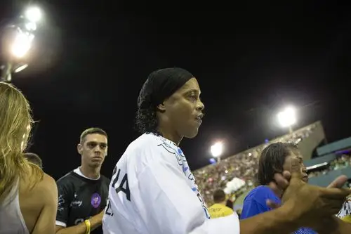 悄涌上心头 悄涌上心头